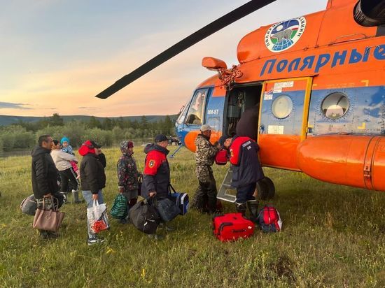 В Томторе Верхоянского района Якутии река Дулгалах подтопила 3 двора