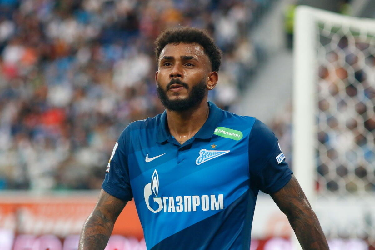 СМИ: хавбек 