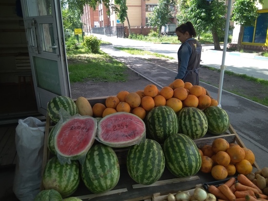 В Новосибирскую область ввезли больше 6,5 тысяч тонн арбузов