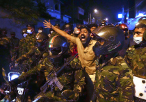 В субботу, 9 июля, столицу Шри-Ланки Коломбо охватили многотысячные протестные акции