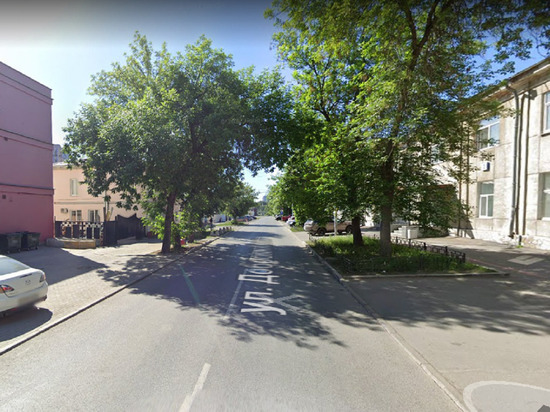 Екатеринбуржцы разрисовали забор в рамках арт-фестиваля «Стенограффия»