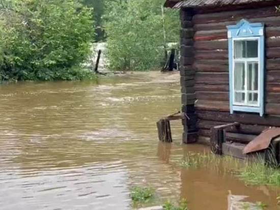 Один дом затопило паводком в Могоче, жильцов отправили в ПВР