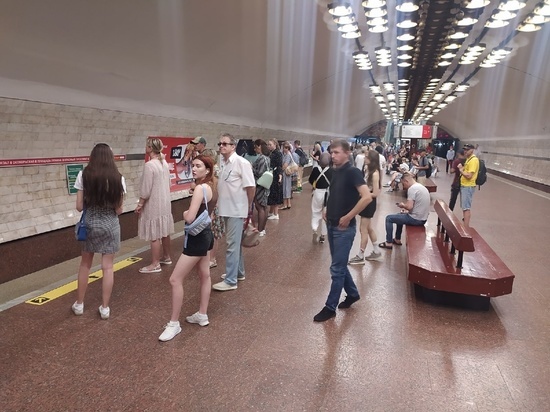 В Новосибирске 11 июля остановилось движение поездов метро