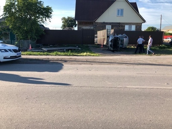 Nissan Primera вылетел с дороги и убил ребенка под Новосибирском