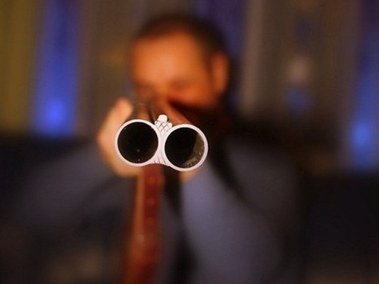 Мужчина в Чите угрожал знакомым предметом, похожим на стреляющее устройство