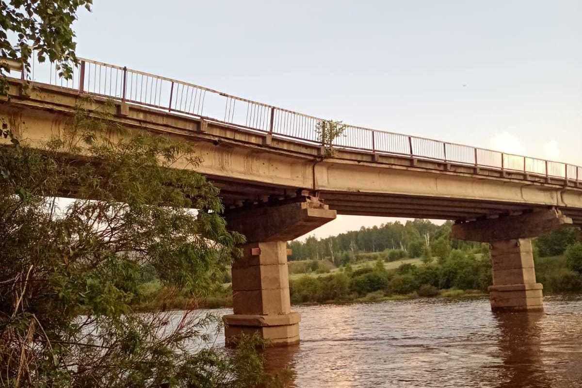 Мост около чапаевска. Мост Забайкальский край. Мост Амазар. Мост Амазар через реку. Мост в Забайкалье.
