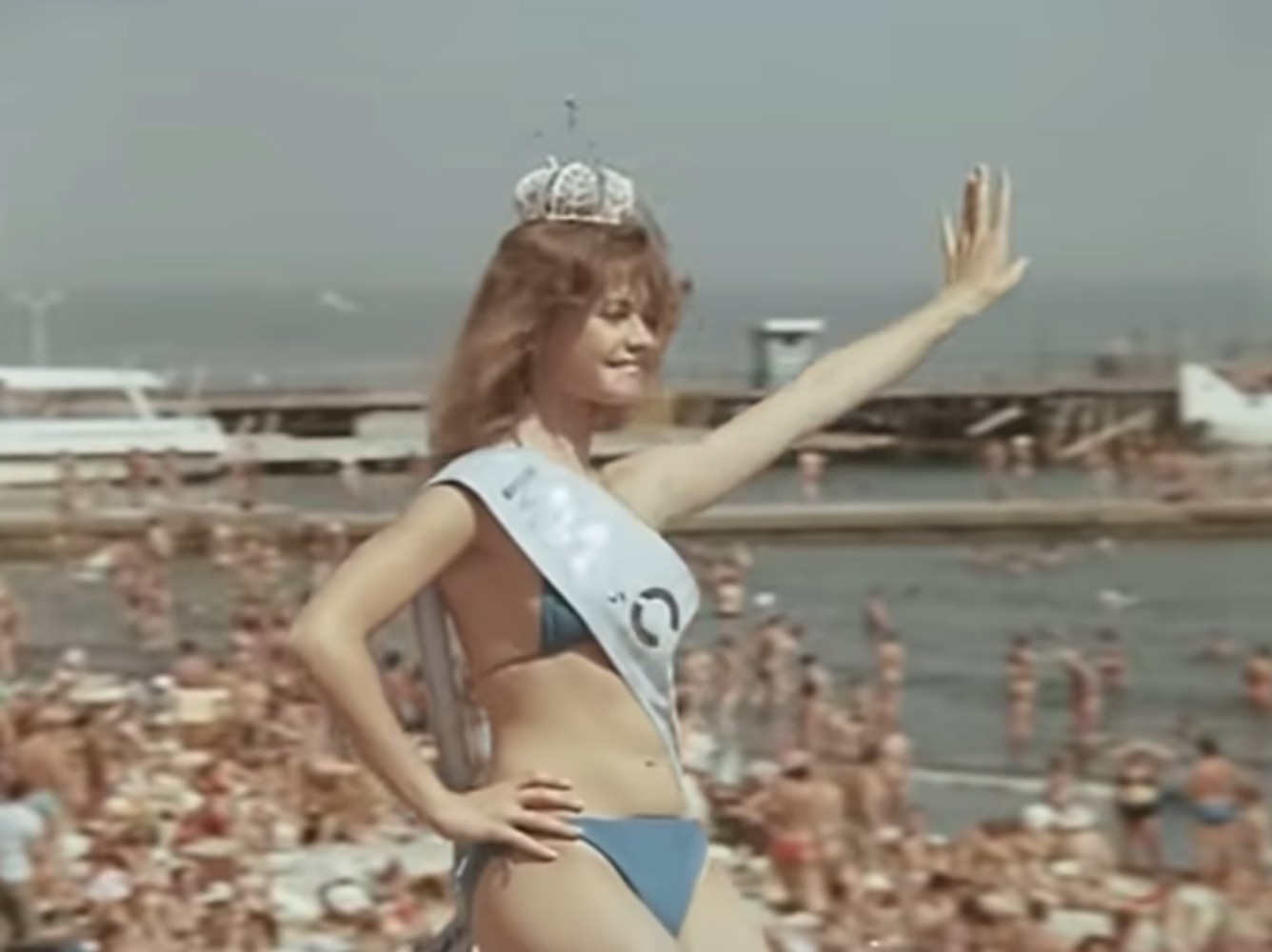 Пляжная мода в советском кино: смелые образы Фатеевой, Кустинской, Варлей