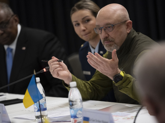 Украинский военный министр Алексей Резников (в прежней жизни адвокат и заслуженный юрист Украины) выдал стратегическую тайну