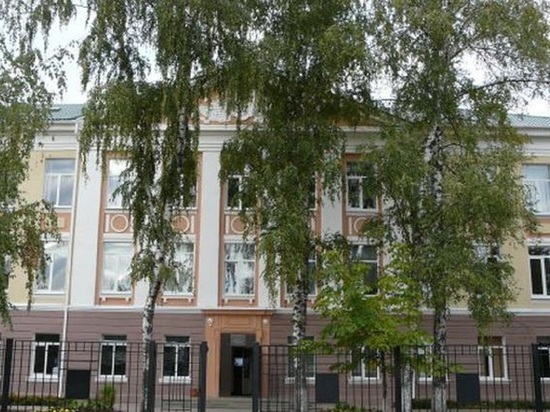 Белгородка поинтересовалась у губернатора о дальнейшей судьбе гимназии № 12