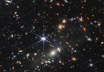 «Космический телескоп Джеймса Уэбба НАСА произвел самое глубокое и четкое на сегодняшний день инфракрасное изображение далекой Вселенной», - говорится на сайте НАСА