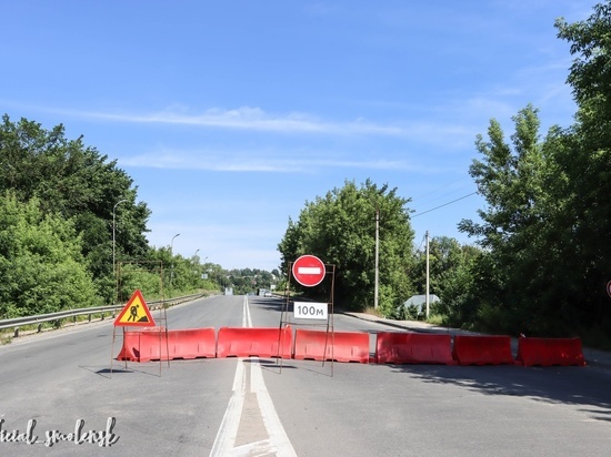 Крестовоздвиженский мост в Смоленске ремонтируют ударными темпами