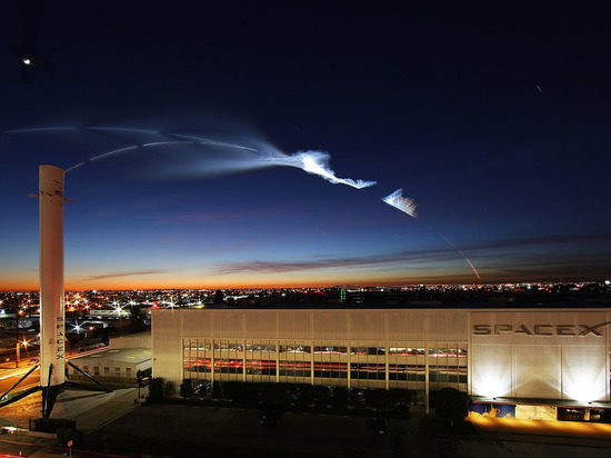Ракета SpaceX взорвалась во время испытания
