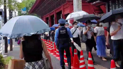Тысячи японцев выстроились в очередь проститься с убитым экс-премьером Абэ: видео