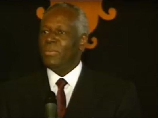 Названа причина смерти экс-президента Анголы душ Сантуша