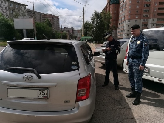 Приставы арестовали автомобили читинцев за долги перед ТГК-14