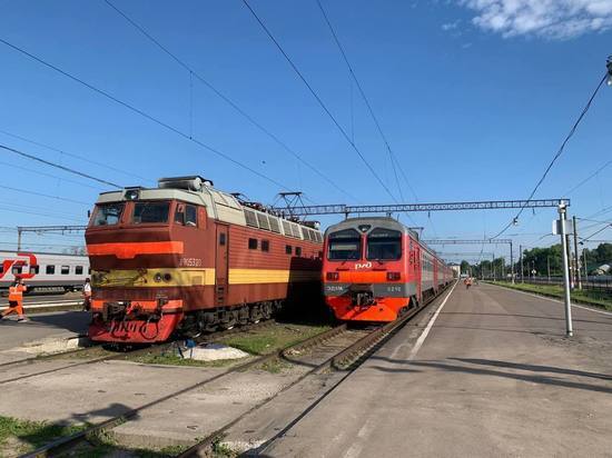 Первый дополнительный поезд из Минска в Петербург отправится 14 июля