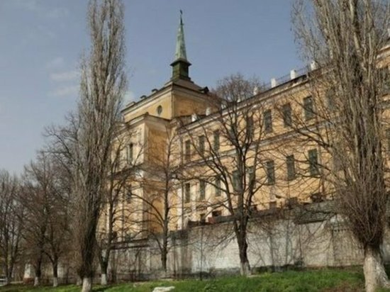 Губернатор Старовойт проверил ход реконструкции здания мужской гимназии в краеведческий музей