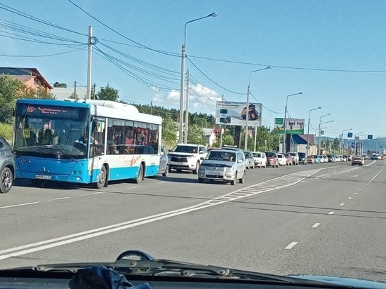 Огромная пробка образовалась от Смоленского кольца до Каштака в Чите