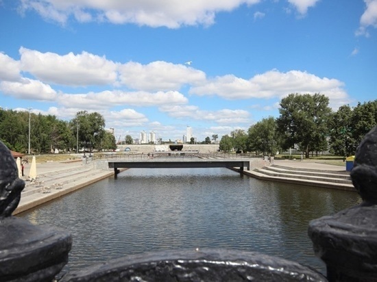 Собираются упорядочить работу малого бизнеса на Плотинке