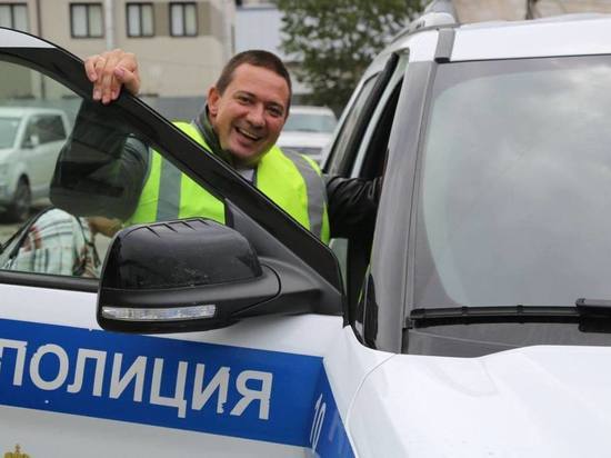 Полиция на Сахалине помогла мужчине с ДЦП на день примерить погоны