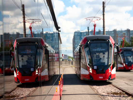 Петербург за два года закупит 500 «умных» трамваев и троллейбусов