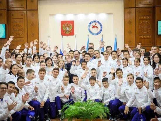 Айсен Николаев встретился с участниками от Якутии на Играх «Дети Азии»
