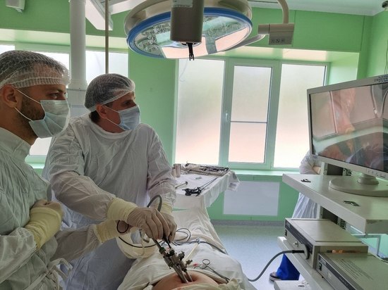 В Краснодаре хирурги удалили пациентке желчный пузырь необычным методом