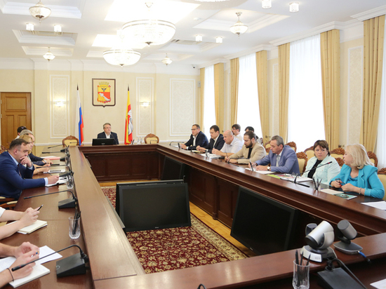 Вадим Кстенин внепланово побывал на благоустройстве Петровской набережной и рекомендовал увеличить темпы работ