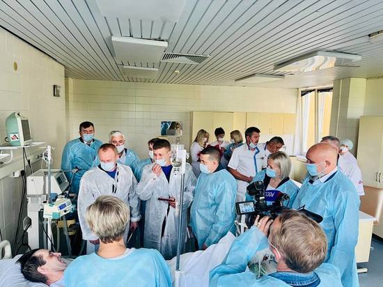 Губернатор Кузбасса навестил выжившего шахтера после ЧП на “Распадской-Коксовой”