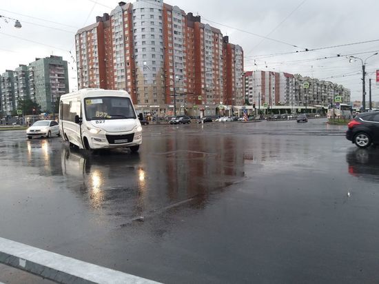 В Петербурге полностью заменили коммерческие маршрутки социальными автобусами