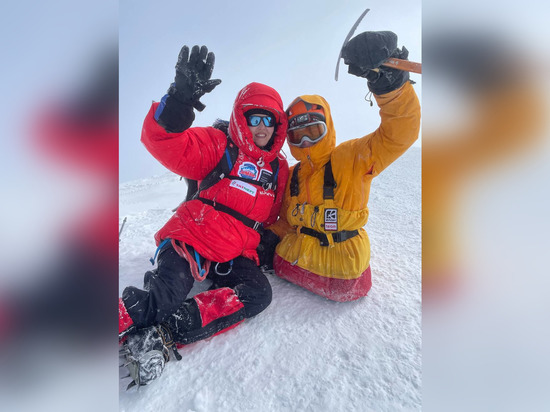 Житель Уфы установил мировой рекорд, взобравшись на одних руках на гору Казбек