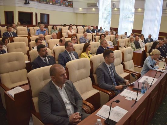 В Курской области за внебюджетные средства изготовят штандарт и знак губернатора региона