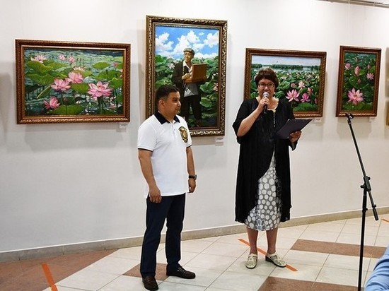 В Элисте открыли выставку работ Олега Хейчиева