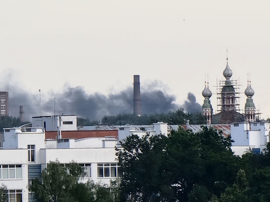 На Куйбышевском шоссе в Рязани произошёл пожар на предприятии