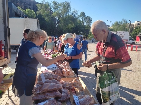 В Мариуполе прошла первая продовольственная ярмарка