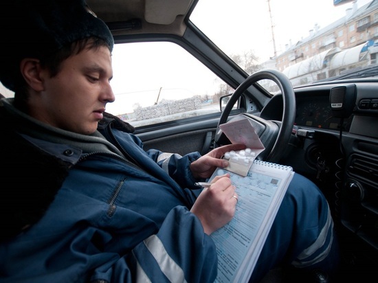 Екатеринбуржец на квадроцикле врезался в автомобиль Chevrolet