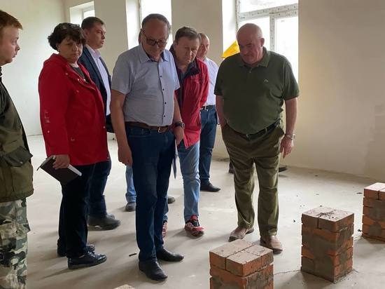 Сергей Ситников, посетив Якшангу, высоко оценил работу студенческого стройотряда