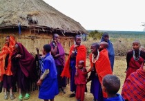 Главный врач Танзании, доктор Айфело Сичалве провел брифинг, на котором сообщил, что в деревне Мбекеньера в регионе Линди зарегистрировано 13 случаев неизвестной болезни