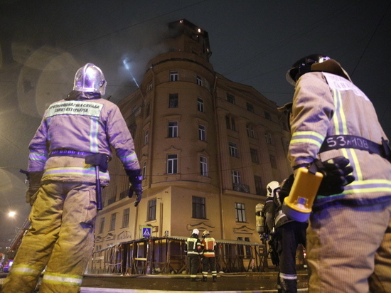 В пожаре на Декабристов погибла женщина