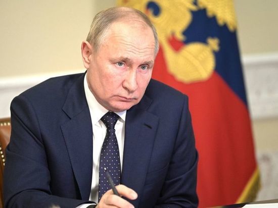 Путин в понедельник встретится с главами Минфина и ЦБ