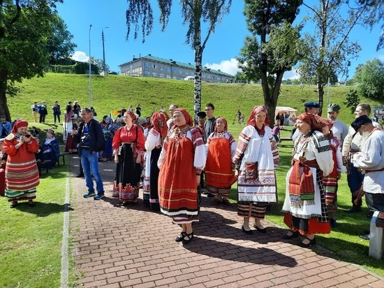 Кузнечный и фольклорный фестивали проходят в Пскове в субботу