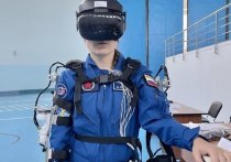 Космонавт Анна Кикина стала в субботу участницей эксперимента по управлению роботом ФЕДОРом в Центре подготовки космонавтов им