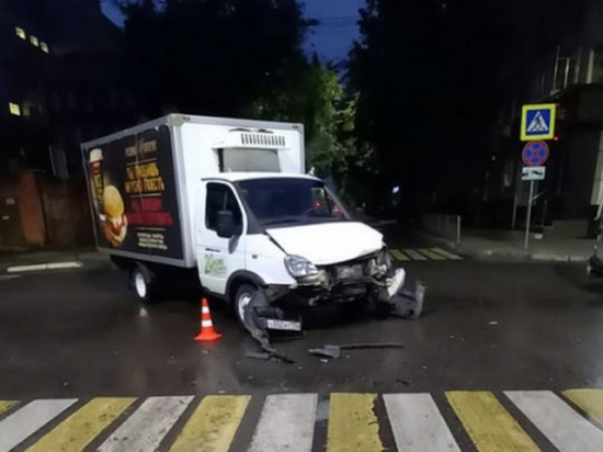 На полупустынной воронежской дороге при аварии четырех автомобилей пострадали две женщины