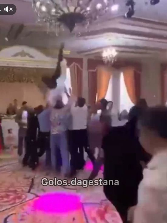 В Дагестане жениха уронили на свадьбе