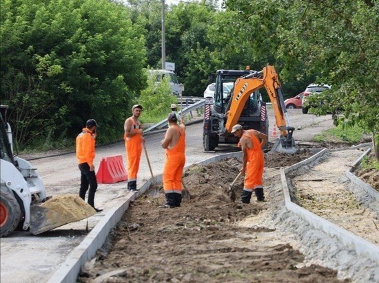 На магистралях Серпухова продолжаются ремонтные работы