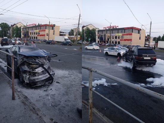 Прохожие вытаскивали водителя из автомобиля после жесткого ДТП в Петрозаводске