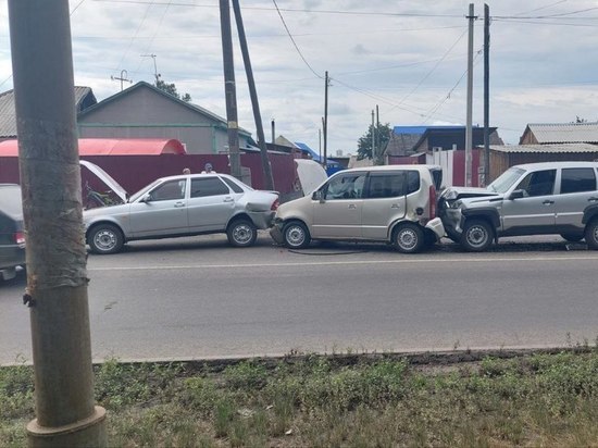 Два человека получили травмы в массовом ДТП в Кургане