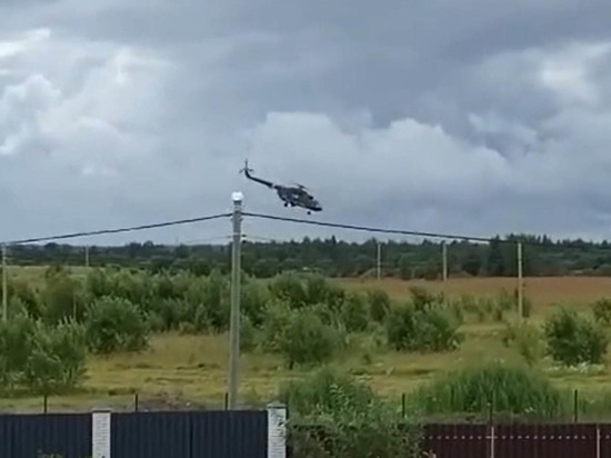 Вертолет Ми-8 Росгвардии совершил "жесткую посадку" под Петербургом
