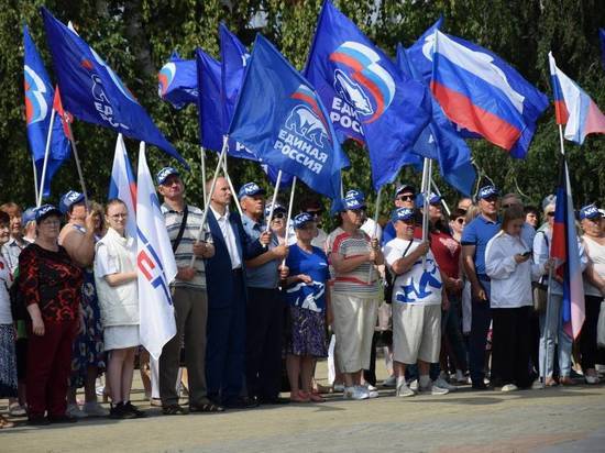 Митинг в поддержку военной спецоперации провели в Екатеринбурге