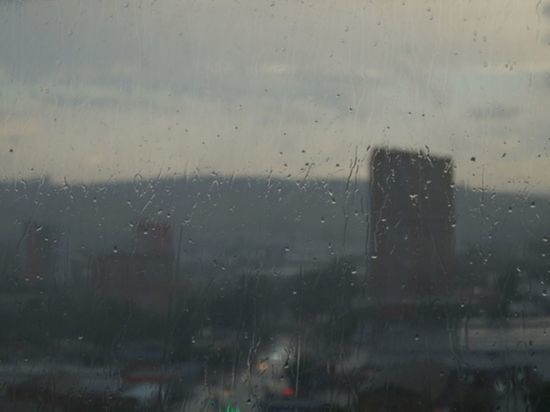 Порывистый ветер и гроза в Красноярске во вторник, 19 июля